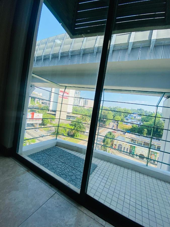 10 Semantan Residences *