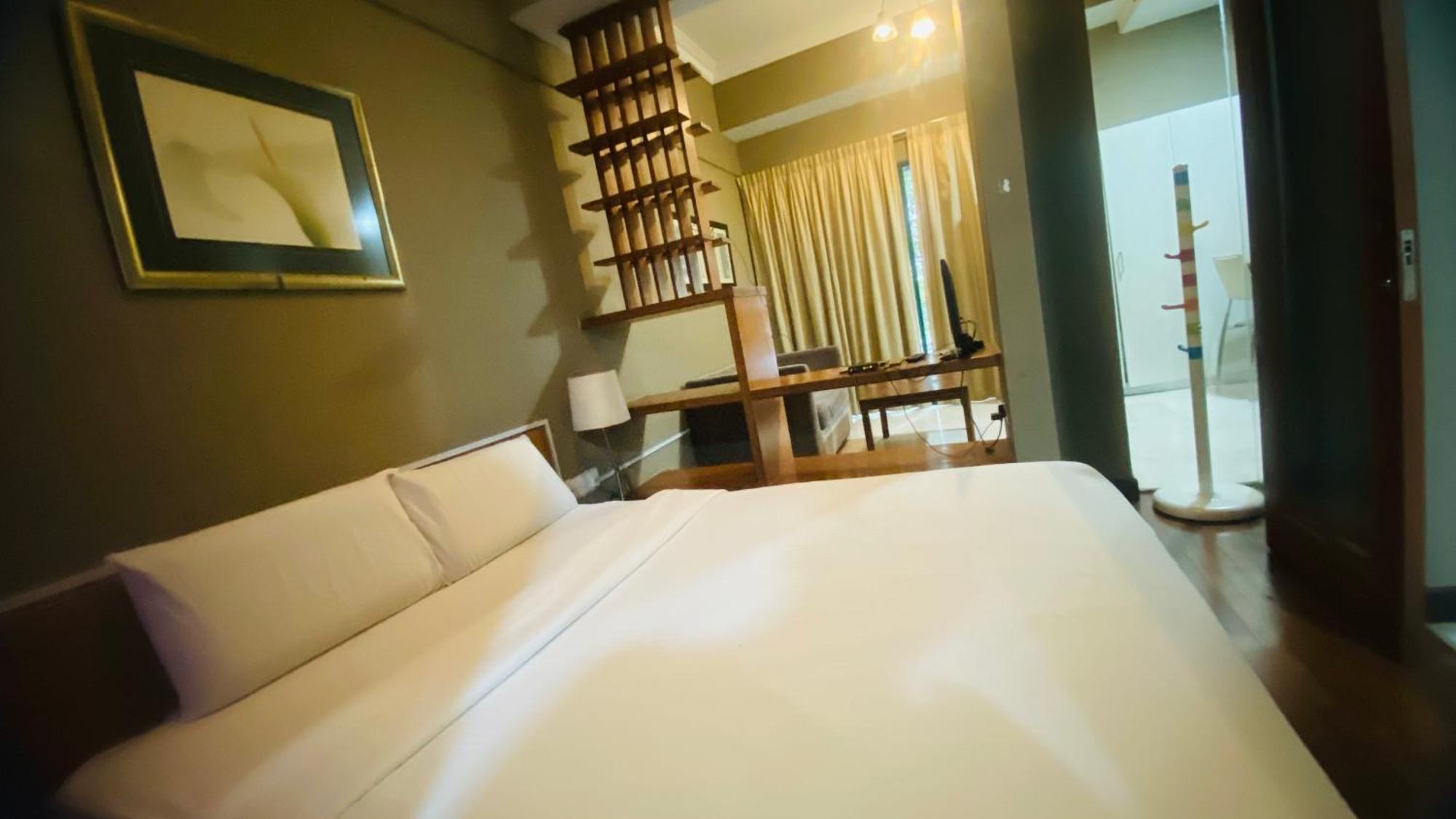 10 Semantan Residences